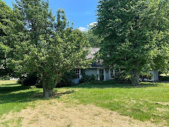 3rd image of 856 Hoffer Rd