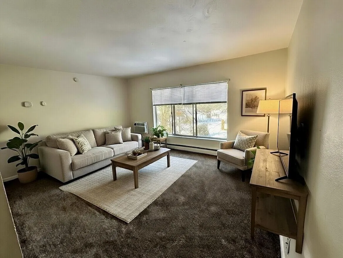 Unit Photo - 4760 Dorr St #46