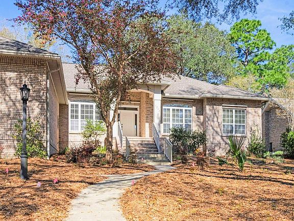 3rd image of 1001 Lake Way Dr