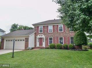 3160 Kinross Cir, Herndon, VA 20171