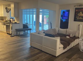 323 Ives Dairy Rd APT 8, Miami, FL 33179