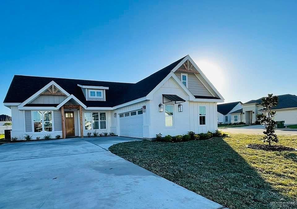 1st image of 535 Country Club Dr
