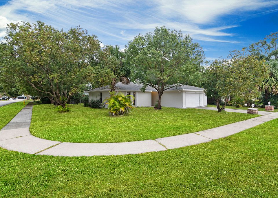 1st image of 5447 N Woodcrest Dr