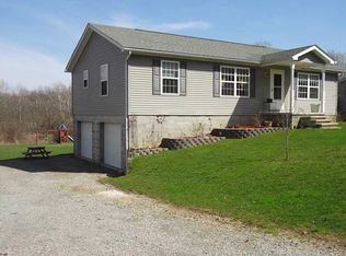 223 Hickory View Dr, New Castle, PA 16102