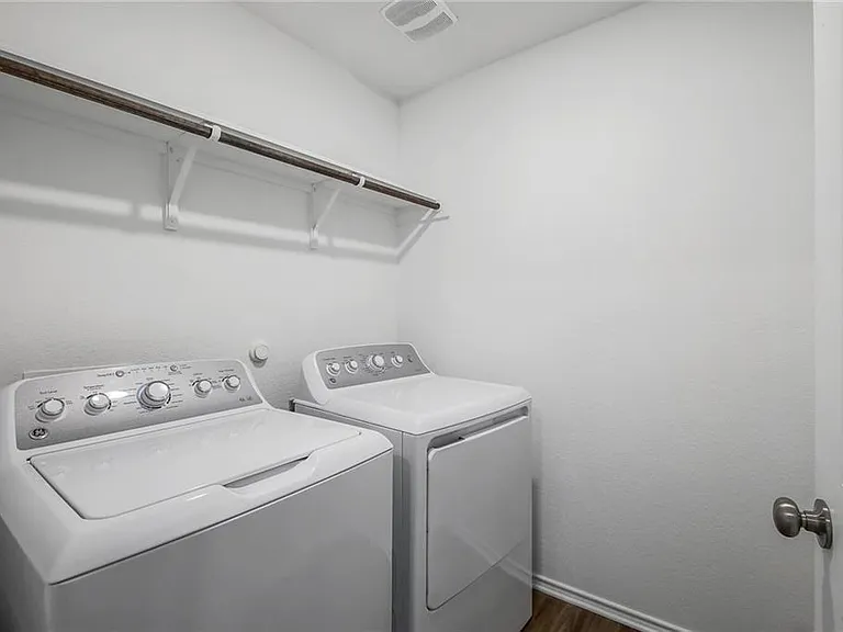 10724 Steinbeck Dr — Photo 17