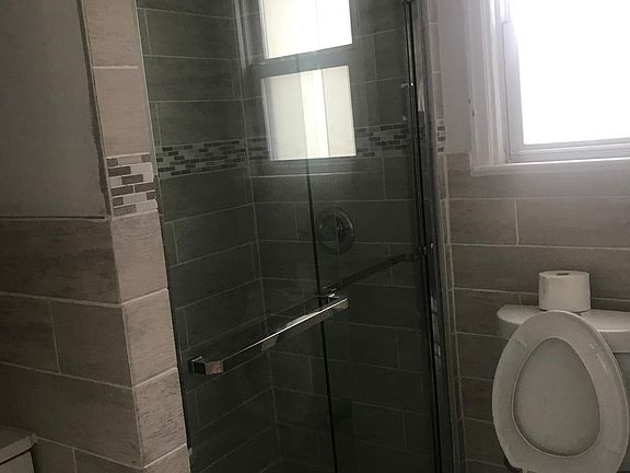 4th image of 126 N Ocean Ave #2E