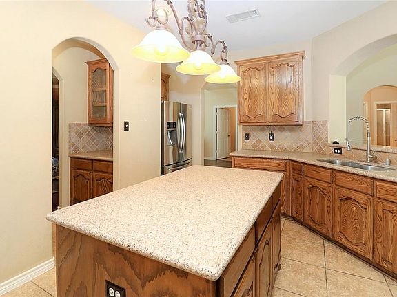 2nd image of 919 Greenfield Ct