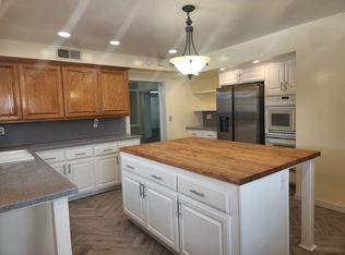 18938 Superior St, Northridge, CA 91324