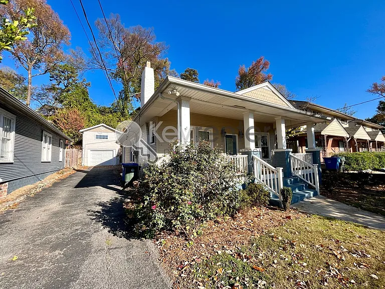 705 Barton Ave — Photo 2