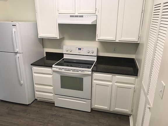 4th image of 803 Coyote Dr