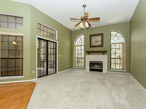 3rd image of 4414 Crooked Creek Dr