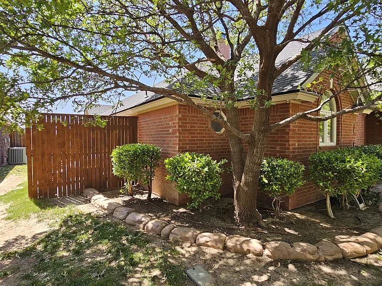 10306 York Ave — Photo 12