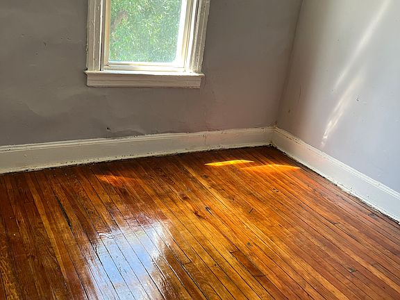 4th image of 531 New Willow St