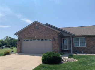 1005 Savannah #A, Greenville, IL 62246