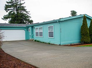 914 Stillwater Dr, Coos Bay, OR 97420
