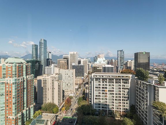 2nd image of 989 Nelson St Penthouse 2104