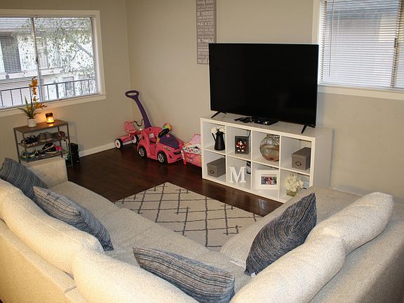 4th image of 2044 Avenida Vista Delmonte Unit 4
