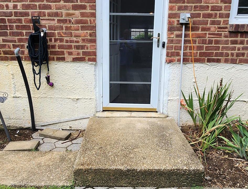 1st image of 2063 Brook Ln