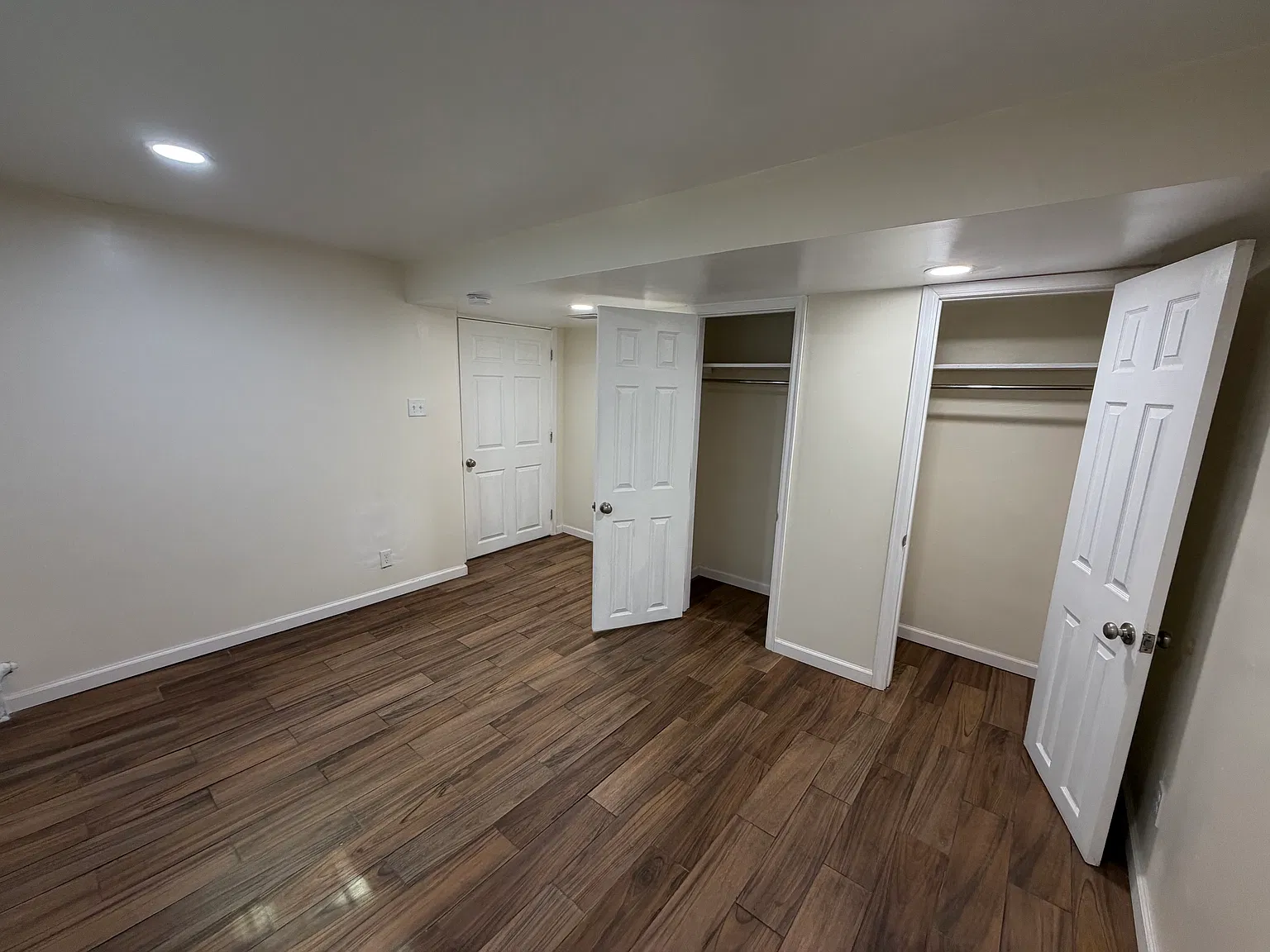 6 bed, 3909 sqft, $800 — Photo 4
