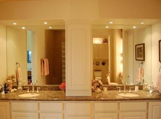 13 Nassau Dr, Rockport, TX 78382