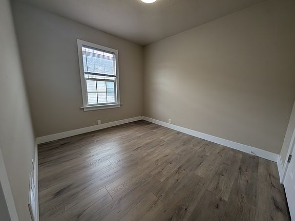 5th image of 340 E Utopia Ave