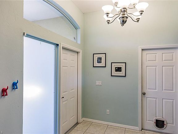 5th image of 9919 Country Oaks Dr