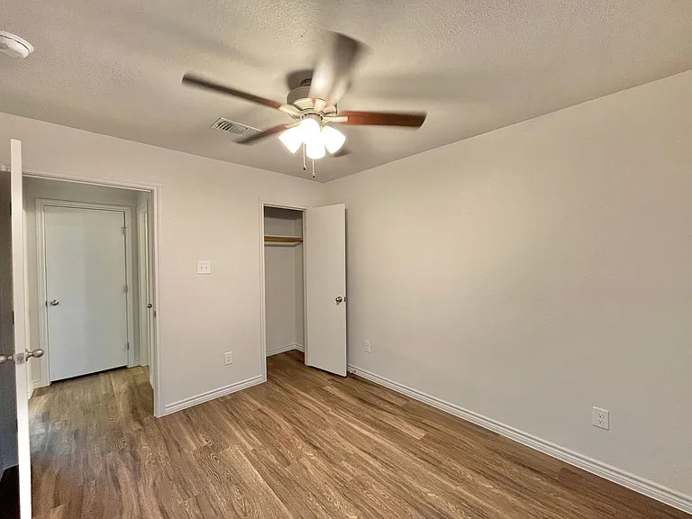1802 Clovis Dr — Photo 13