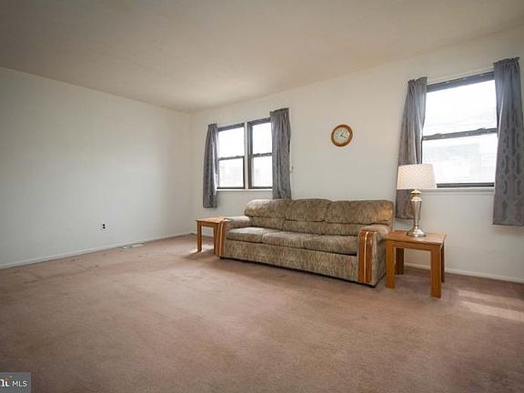 3rd image of 3809 Patrician Dr