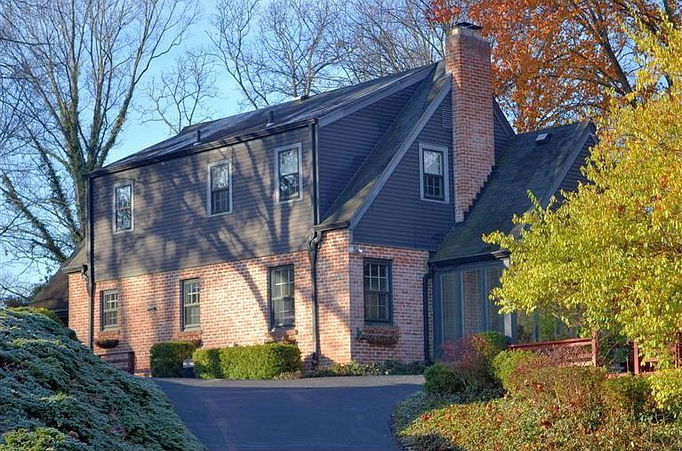 1st image of 5625 Woodsway Dr