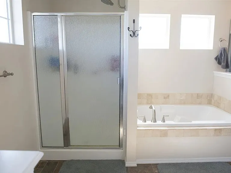 645 SW Miner St — Photo 14