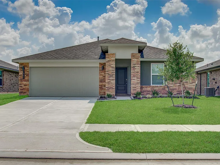 7911 Murciana Dr — Photo 1