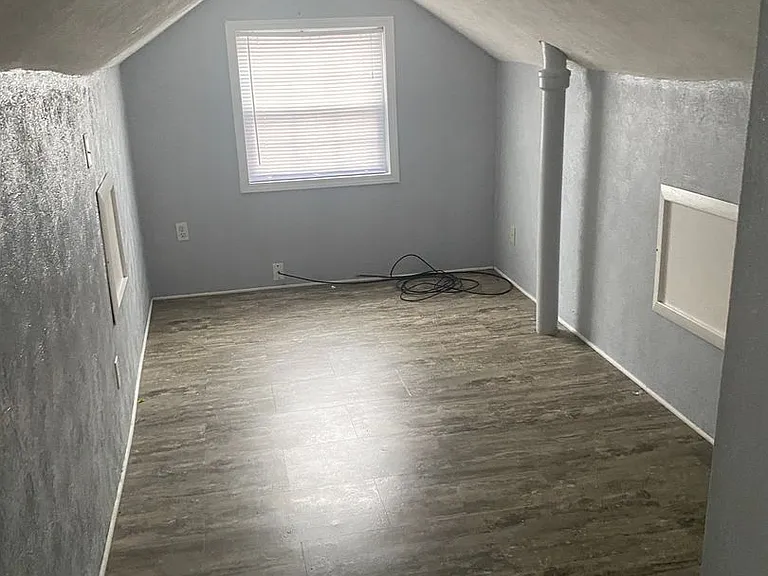 421 S Lake St — Photo 11