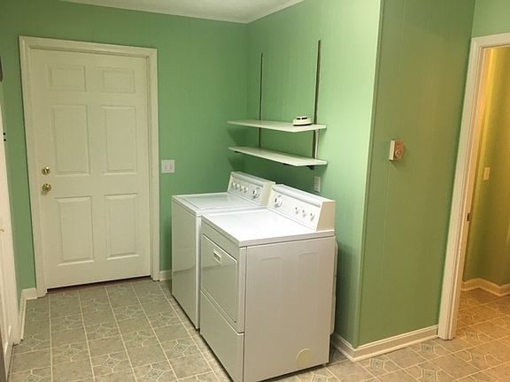 3rd image of 114 Maple Dr