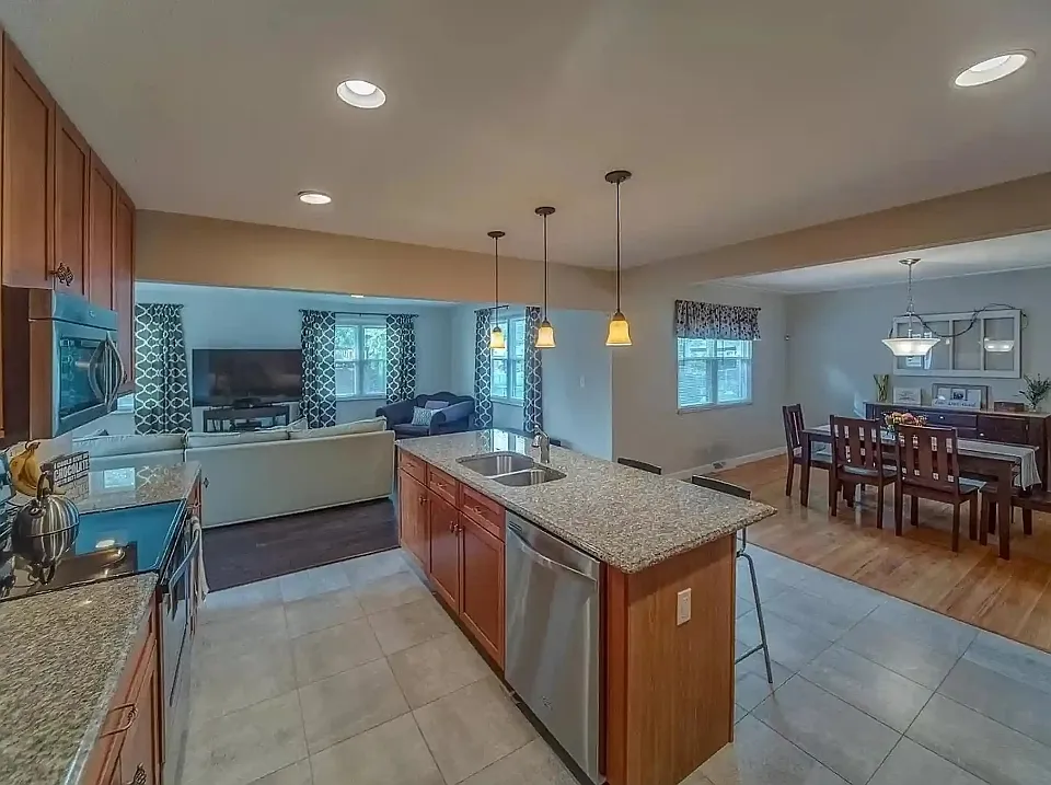 2404 Wendy Way Dr