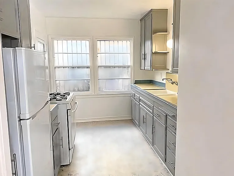 215 N Kenmore Ave #D — Photo 4