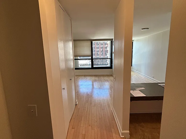 1030 N State St #5M — Photo 1