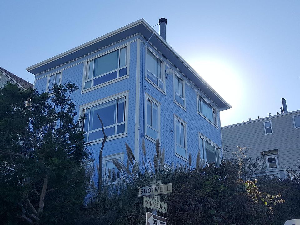 Corner double lot building