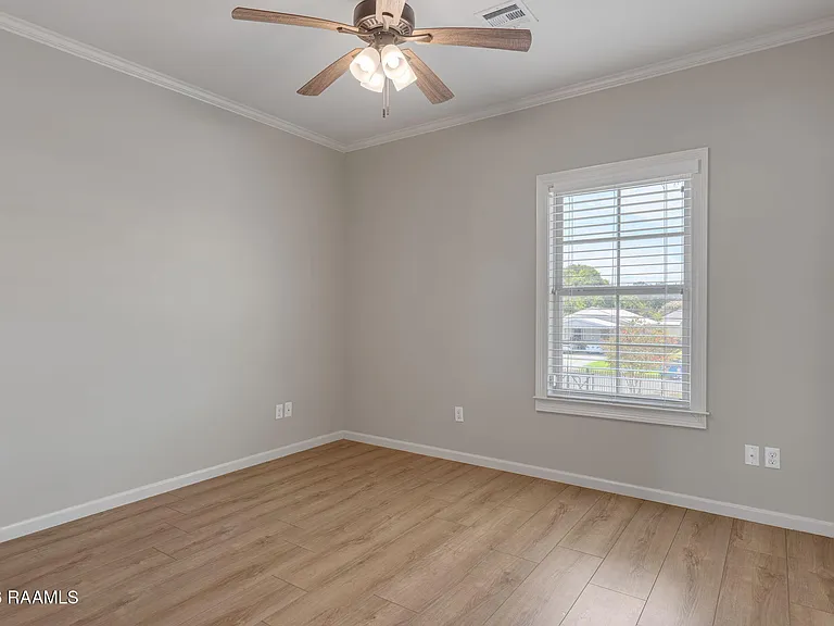 203 Ella St — Photo 13