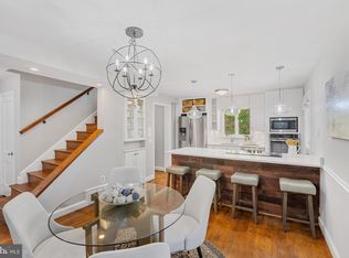 2406 S Arlington Ridge Rd, Arlington, VA 22202