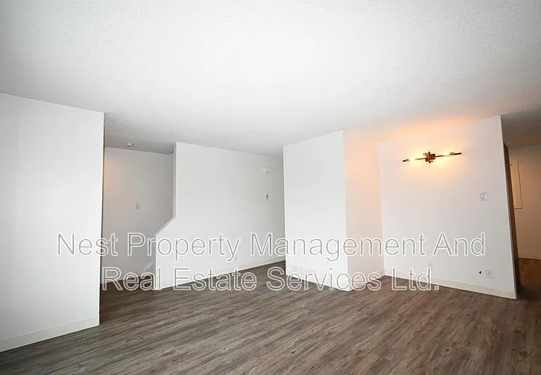 G86 Strathcona Ave #1900 — Photo 5