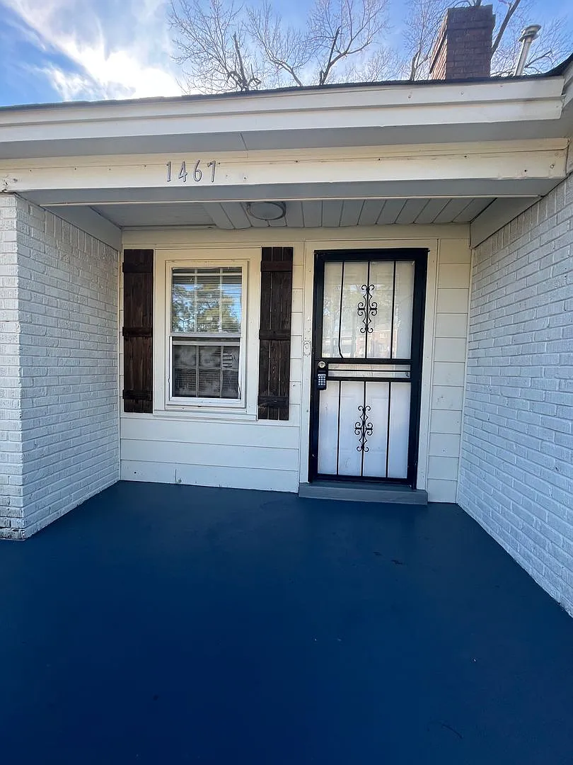 Newly Renovated House on a quiet Street — Photo 2