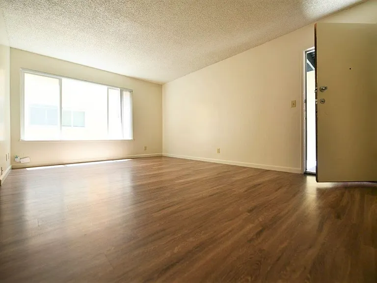 2535 Ellsworth St — Photo 10