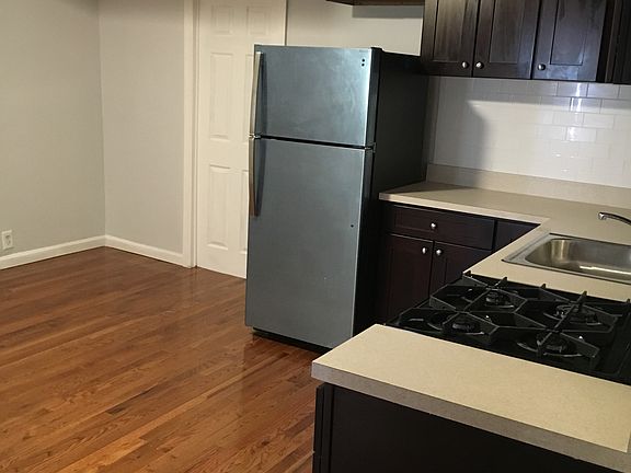 5th image of 10816 Avenue N