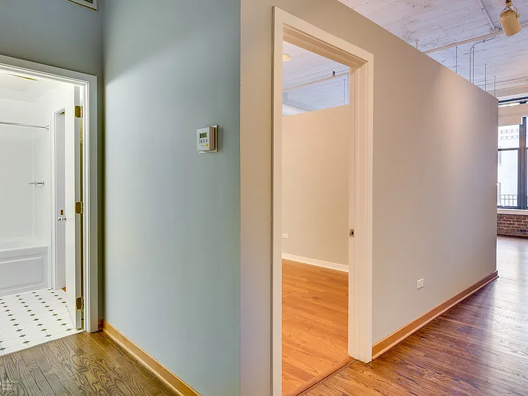 333 W Hubbard St #412 — Photo 17