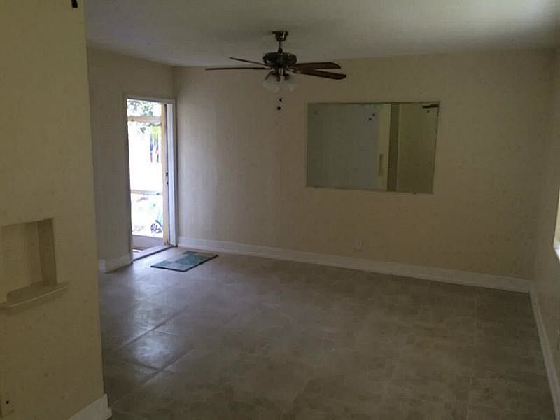 2nd image of 919 N 17th Ct