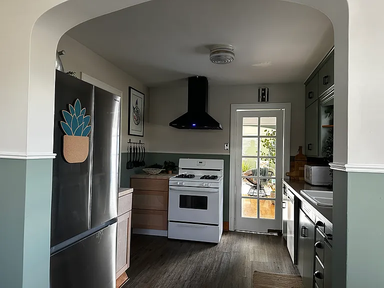 2732 Eldridge Ave #201 — Photo 26