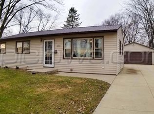 306 9th Ave, Hiawatha, IA 52233