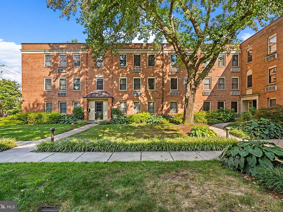 1st image of 4820 Chevy Chase Dr APT 101