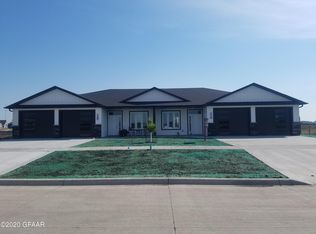 6021 Magnolia Dr, Grand Forks, ND 58201
