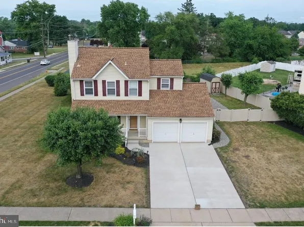 1 Grayson Pl, Burlington, NJ 08016